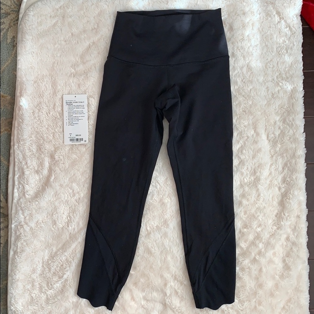 Lululemon wunder under crop II scallop